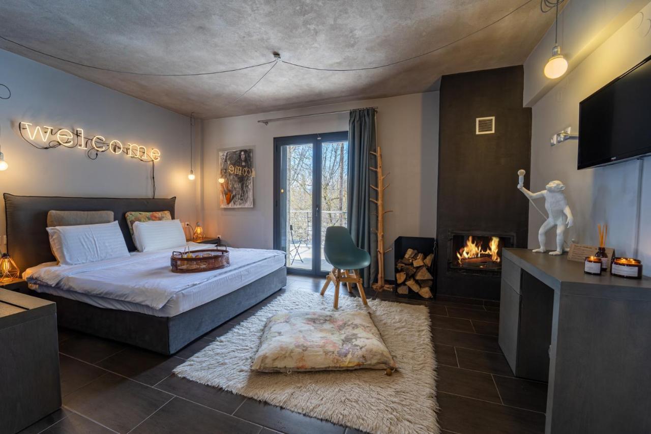 Oniropetra Boutique Hotel Karpenísion Extérieur photo