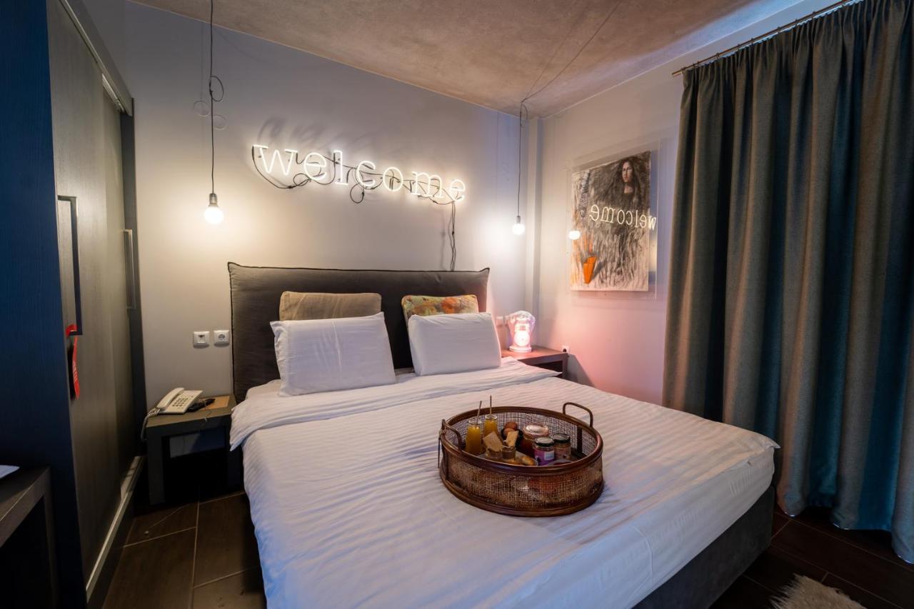 Oniropetra Boutique Hotel Karpenísion Extérieur photo
